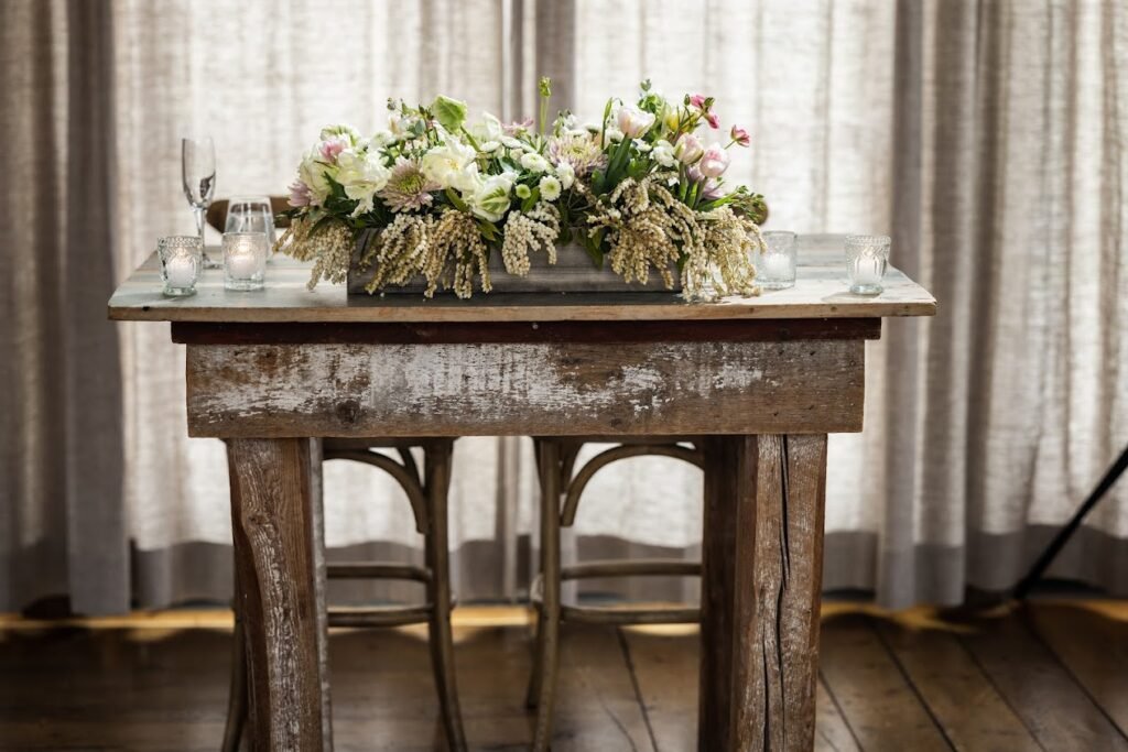 sweetheart table flowers, valley view farm weddings haydenville ma